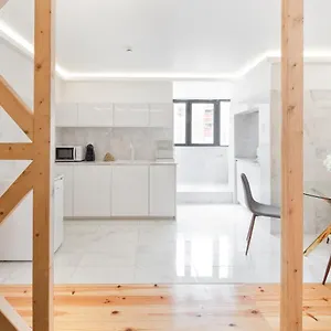 Tiny Cosy Room- Alcantara Portugal