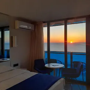 ***** شقة فندقية Only Front Sea View, No Side View, Wonderful Panorama, High Floor, Location Guarantee جورجيا