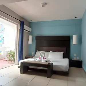 Blvd 2*, Playa del Carmen Mexico